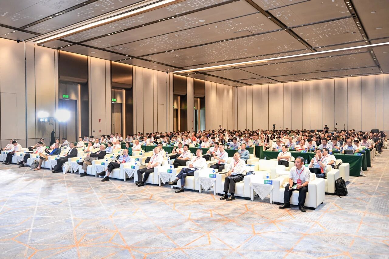 【协会动态】共襄能源未来，共绘发展蓝图——协办“2025兴隆湖能源电力高峰对话”活动